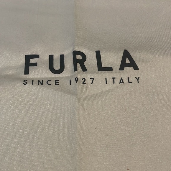 Furla mode is Italy - Picture 13 of 13